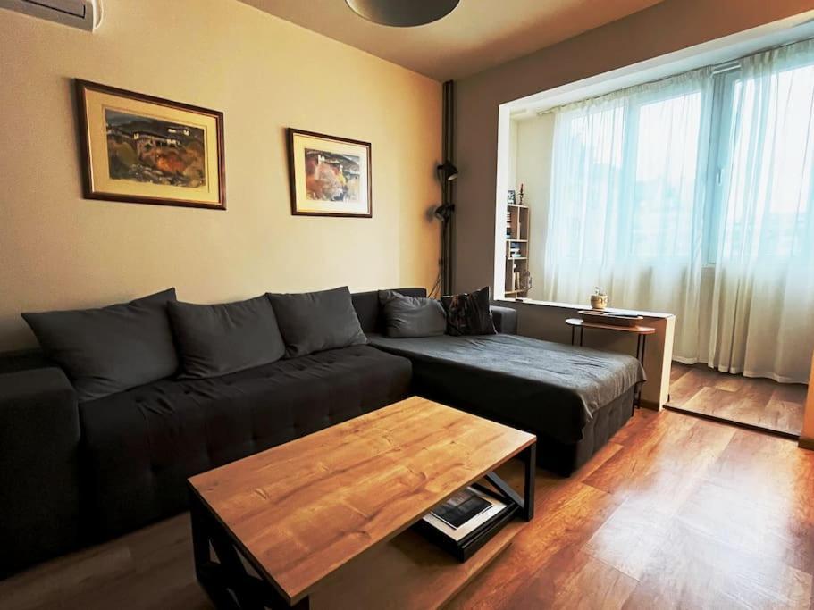 Specious Modern